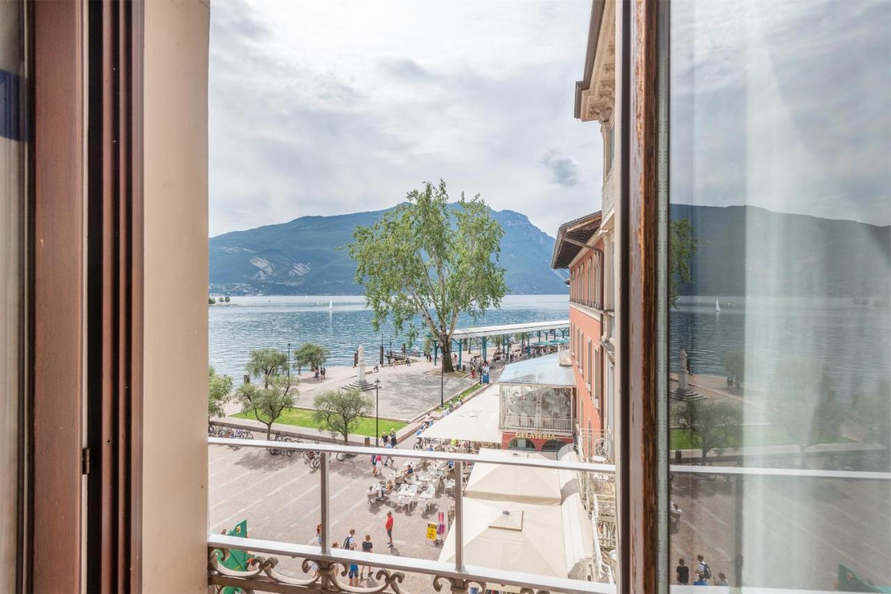 Casa La Torre, The View On The Lake Riva del Garda Exteriör bild