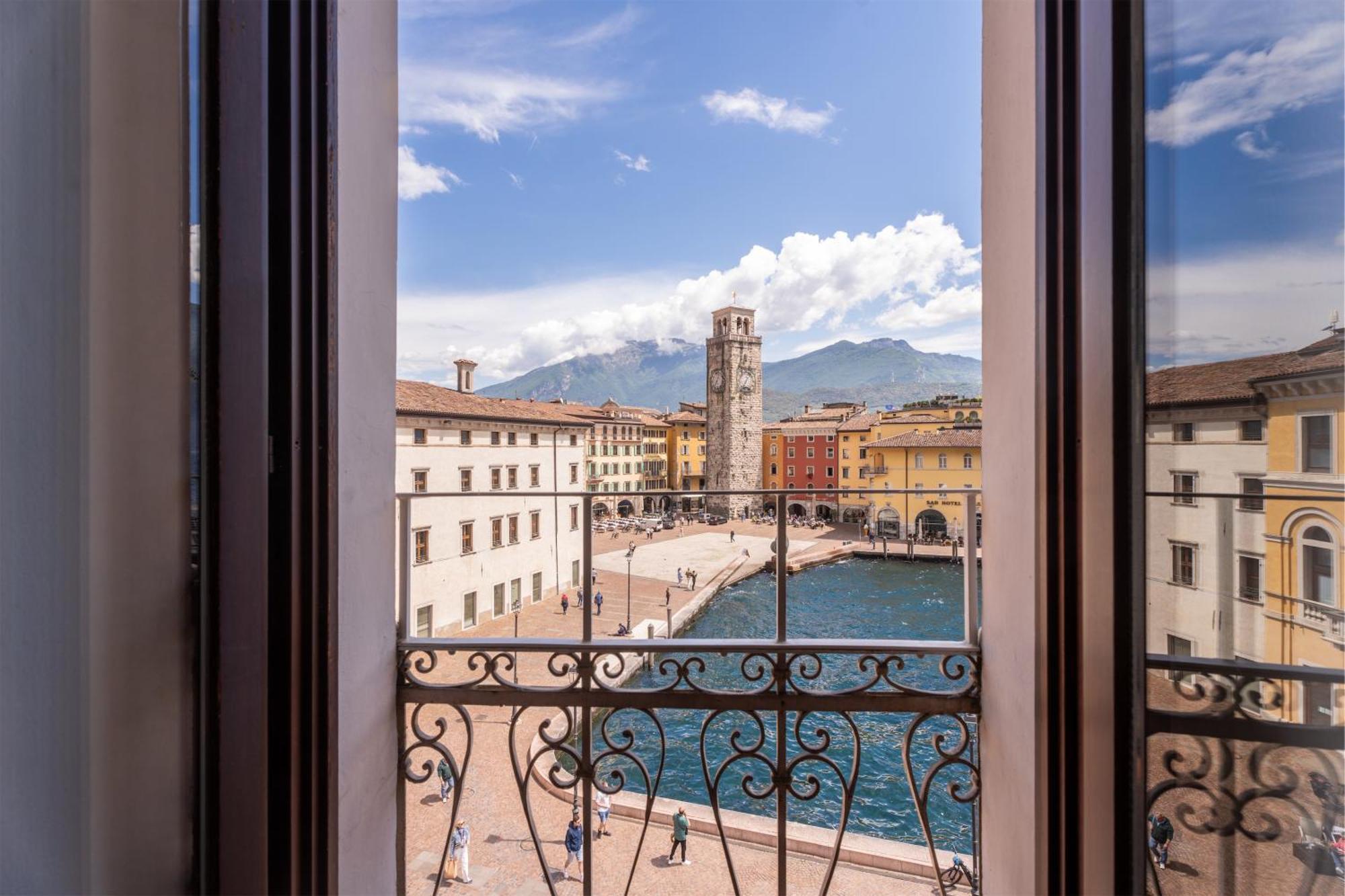 Casa La Torre, The View On The Lake Riva del Garda Exteriör bild