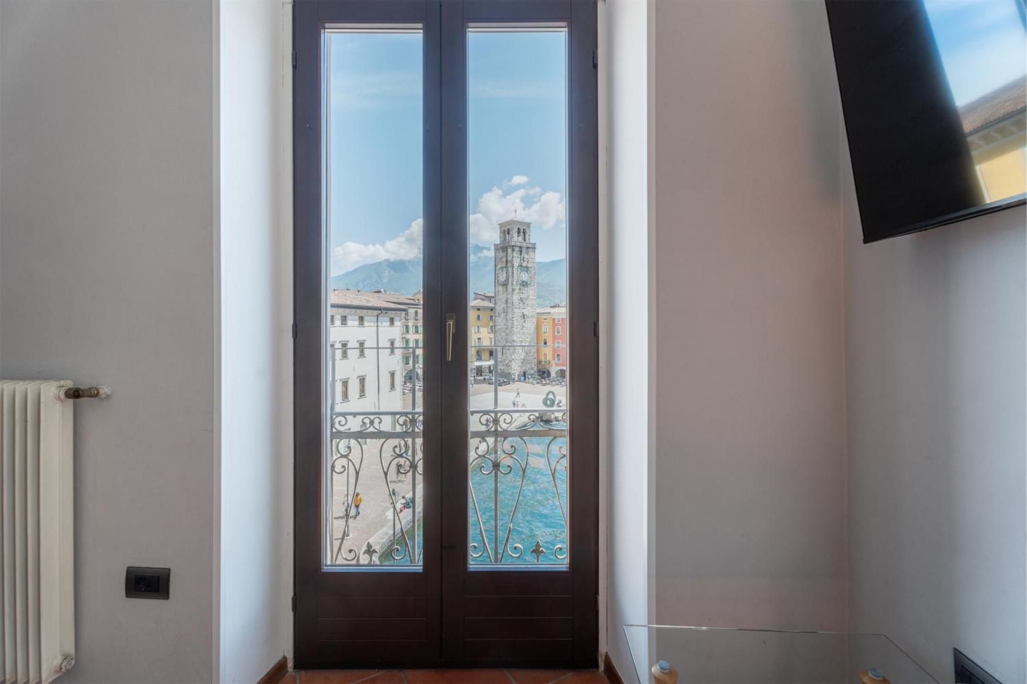 Casa La Torre, The View On The Lake Riva del Garda Exteriör bild